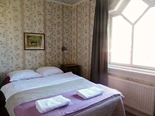 Отель Hotel & Cafe Lanterna Науво Двухместный номер с 1 кроватью или 2 отдельными кроватями, общая ванная комната-5
